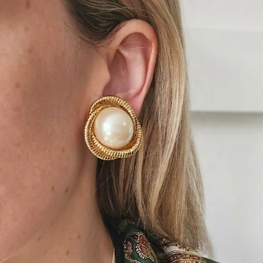 1980s Faux Pearl & Gold Rope Earrings - Image 2