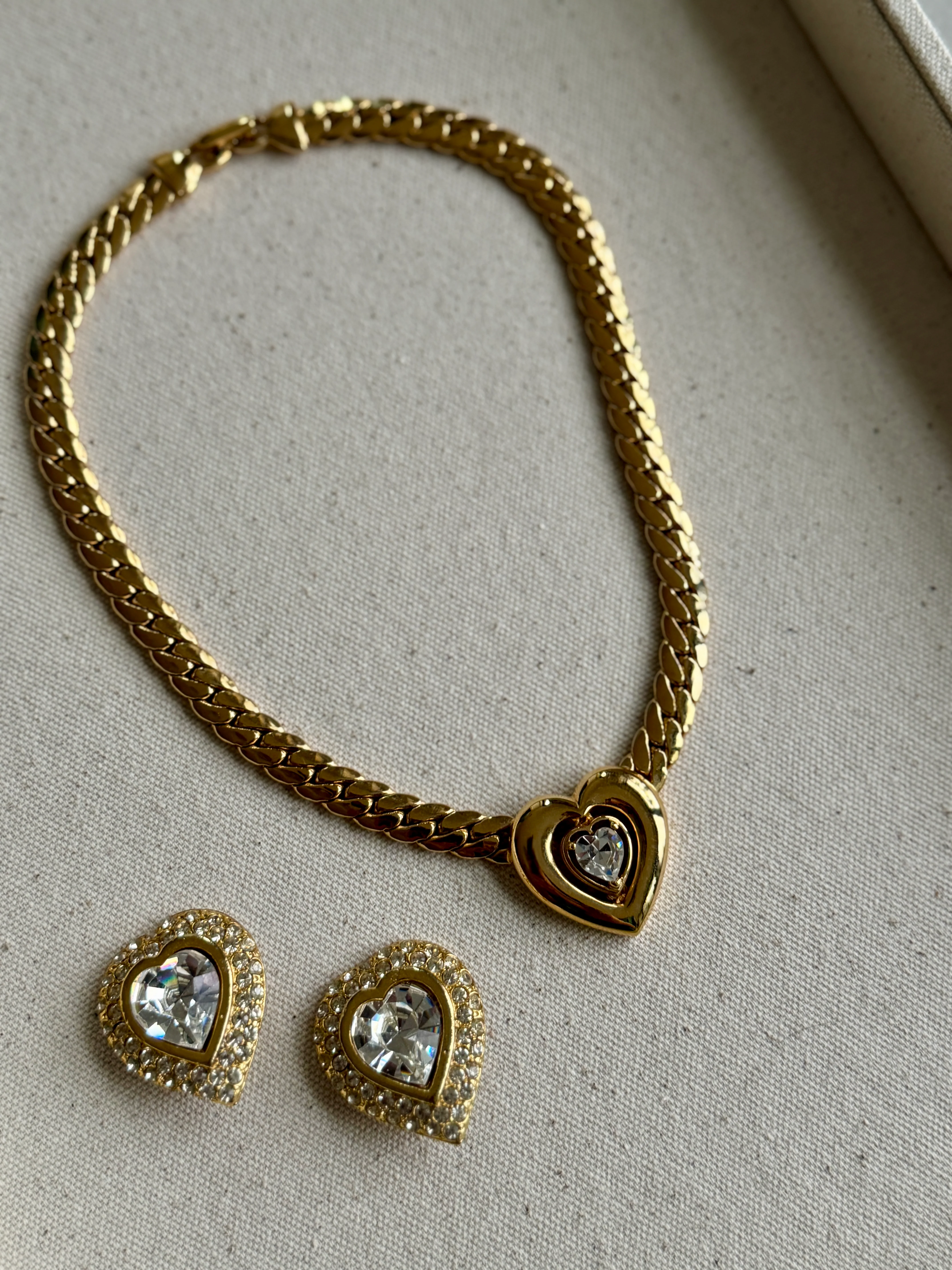 Vintage 80s Gold Heart and Crystal Necklace - Image 3
